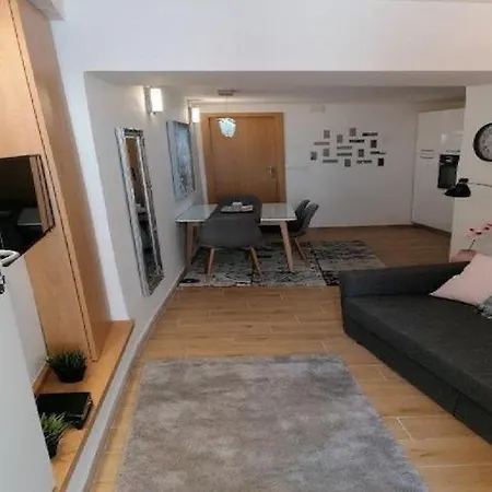 Ad - - One Bedroom With Terrace Appartement Pirovac