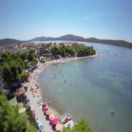 Ad - - One Bedroom With Terrace Pirovac